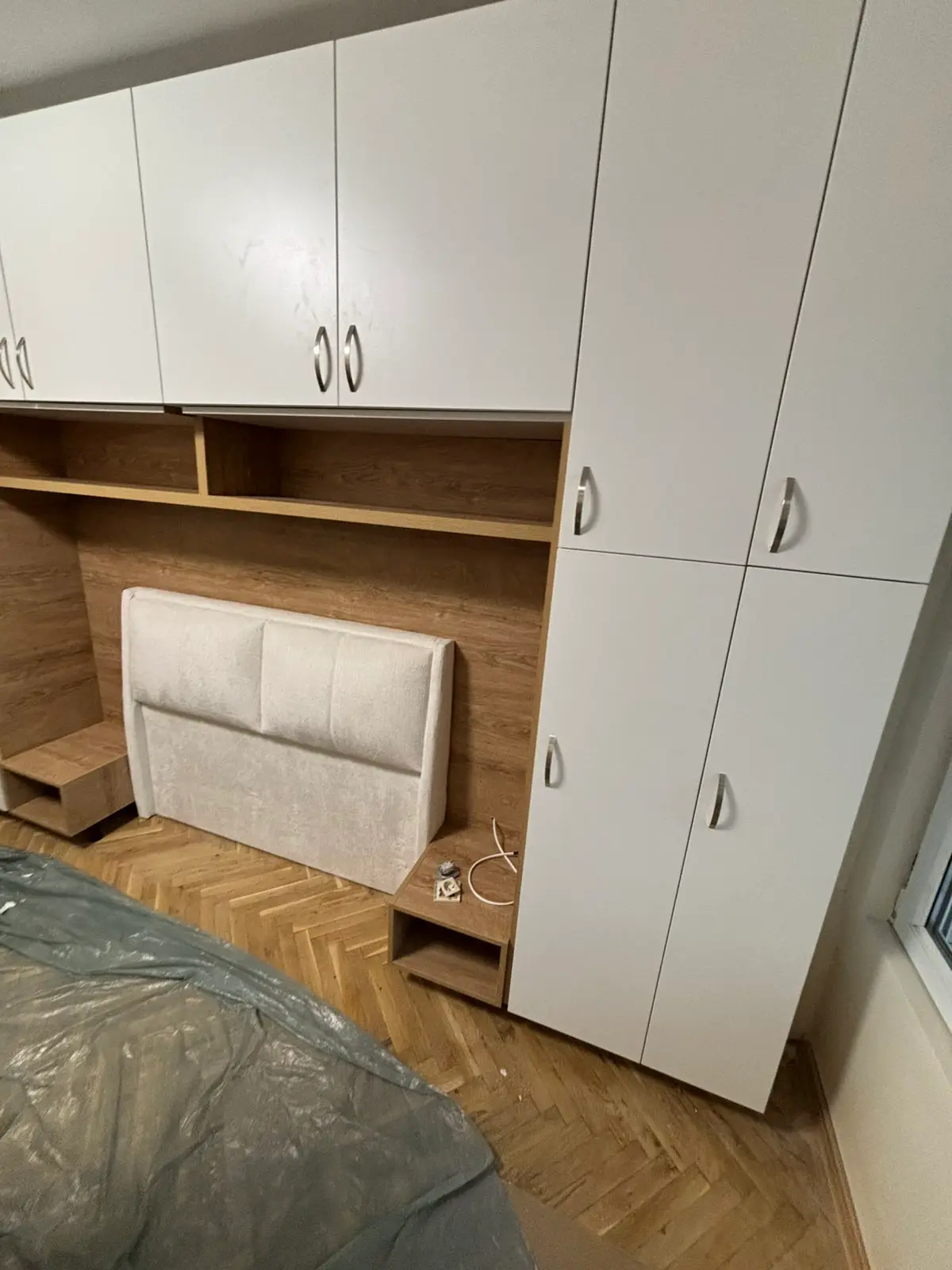 Стенка белая с древесным декором — спальни на заказ от ArtMebel.bg, Бургас, фото 2